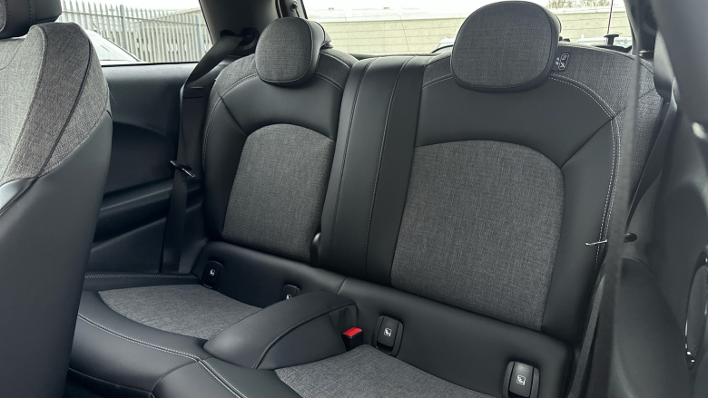 MINI Hatchback 135kW Cooper S Level 2 33kWh 3dr Auto Electric Hatchback